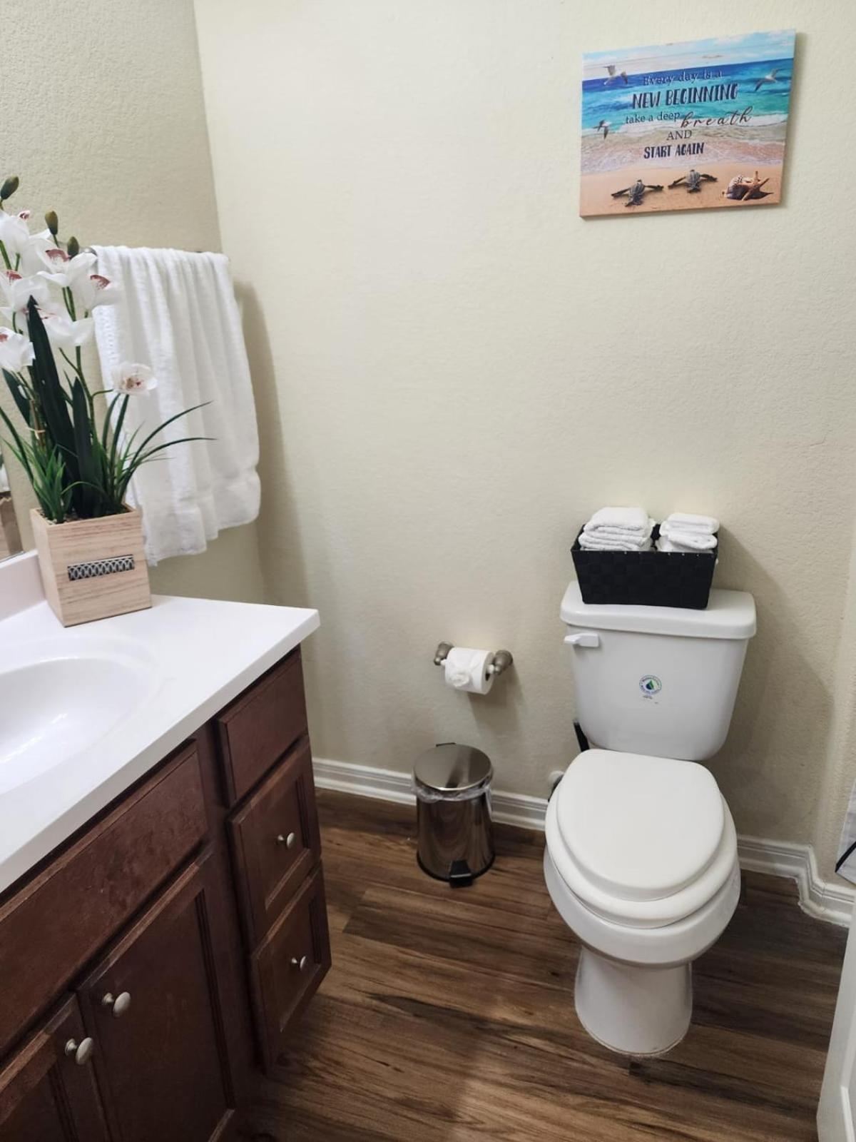 Spacious Villa Close To The Beach, 10 Sleeps 갤버스턴 외부 사진