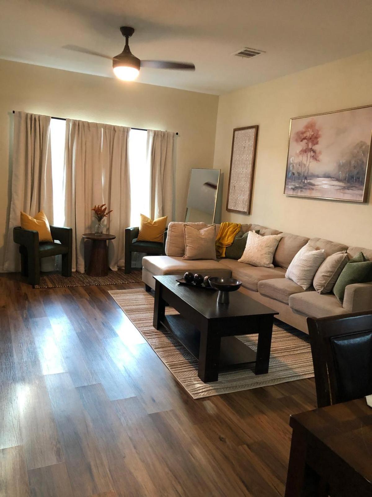 Spacious Villa Close To The Beach, 10 Sleeps 갤버스턴 외부 사진